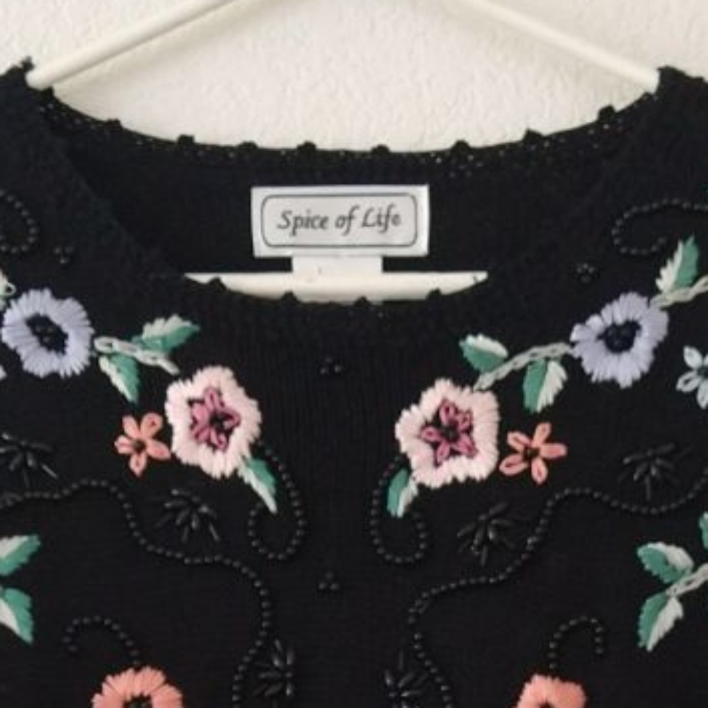 Beaded embroidered floral vintage pull over sweater women's size large - Picture 4 of 5